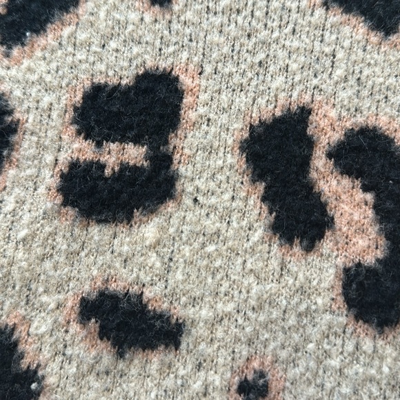 Gianni Bini Leopard Sweater - Picture 3 of 3